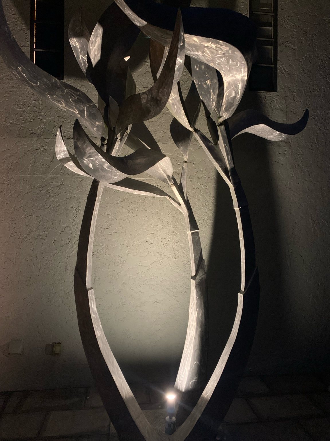 Sculpture accent lighting
